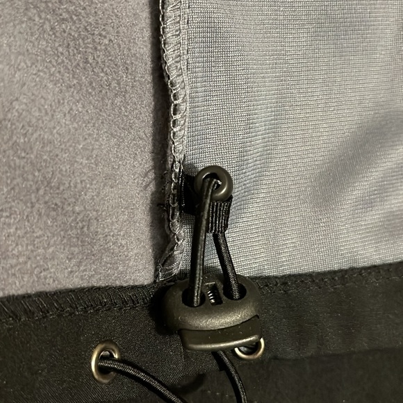 UW Women’s Zip Jacket, Medium - Picture 9 of 11